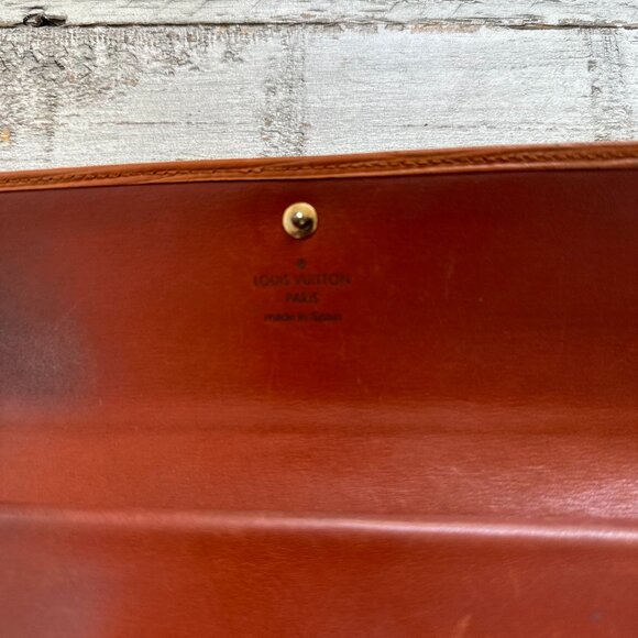 AUTHENTIC LOUIS VUITTON BROWN EPI LONG WALLET - Picture 3 of 4